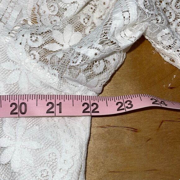 Chico's Womens V-Neck 3/4 Sleeve Lace Scallop Pullover Lined Blouse White Size 2 - Picture 6 of 7